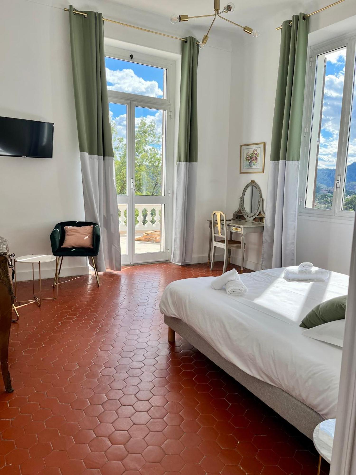 Villa Les Roches Mandelieu Exteriör bild